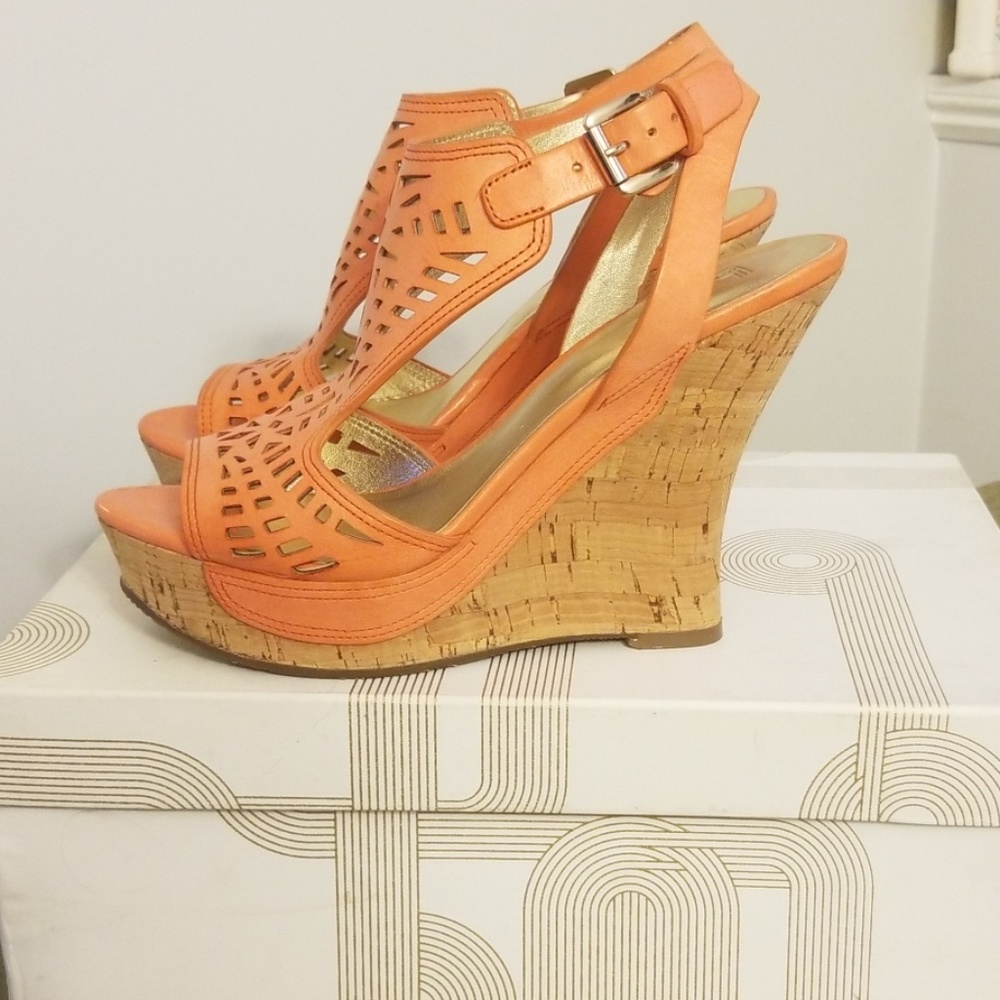 NIB Belle by Sigerson Morrison 7.5 orange wedge